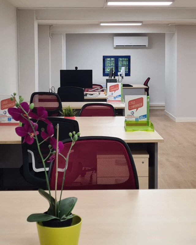 Mesas de trabajo en el espacio cowork de Valladolid